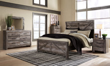 Load image into Gallery viewer, Wynnlow King Crossbuck Panel Bed with Mirrored Dresser

